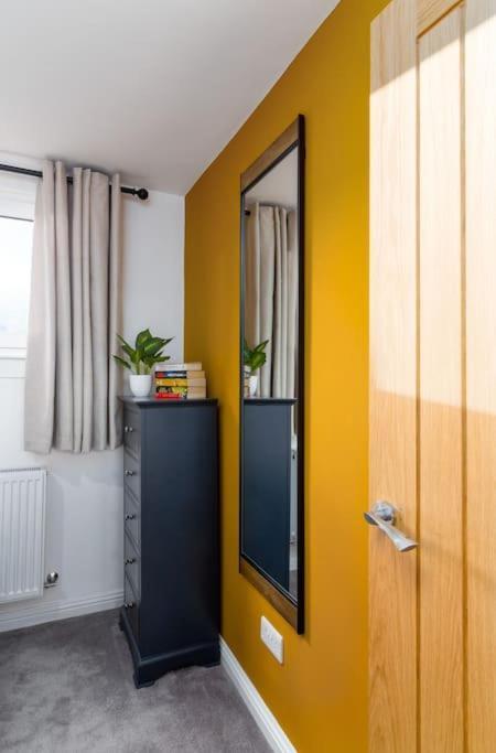 The Stylish 3-Bedroom Maisonette Retreat Stirling Eksteriør bilde